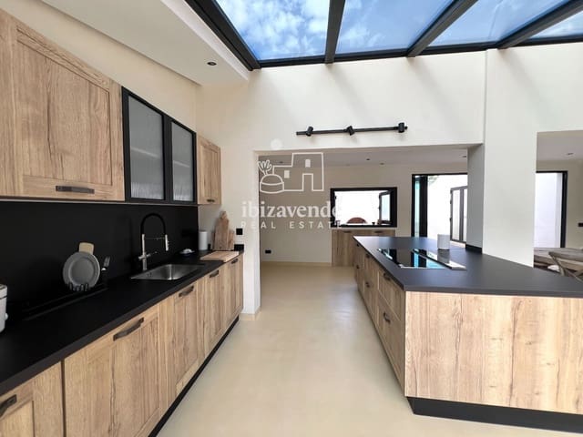 3 makuuhuone Huvila vuokrattavana paikassa Es Figueral, Santa Eulalia / Santa Eularia mukana 
autotalli - 8 500 € (Ref: 10172847)