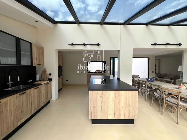 3 makuuhuone Huvila vuokrattavana paikassa Es Figueral, Santa Eulalia / Santa Eularia mukana 
autotalli - 8 500 € (Ref: 10172847)
