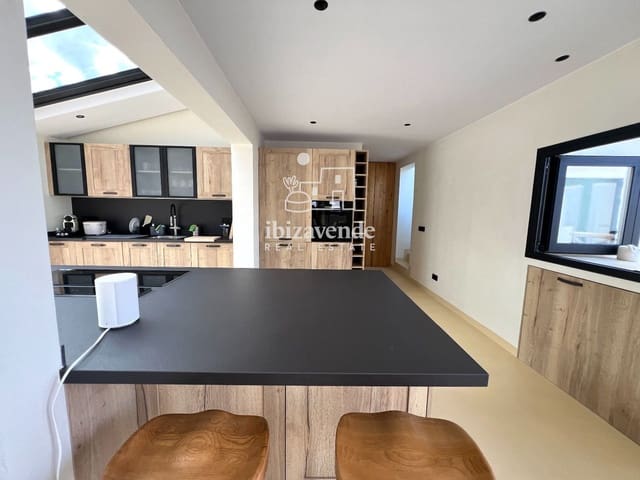 3 makuuhuone Huvila vuokrattavana paikassa Es Figueral, Santa Eulalia / Santa Eularia mukana 
autotalli - 8 500 € (Ref: 10172847)