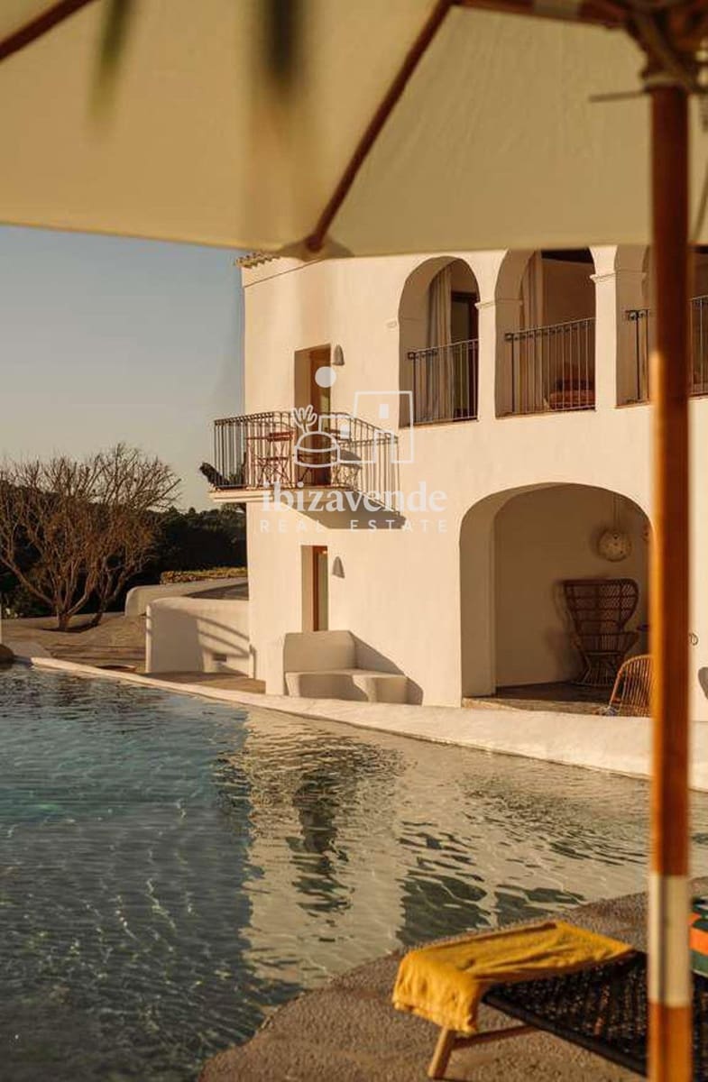 Chalet de 6 habitaciones en Sant Antoni de Portmany en alquiler con piscina - 16.500 € (Ref: 10179373)