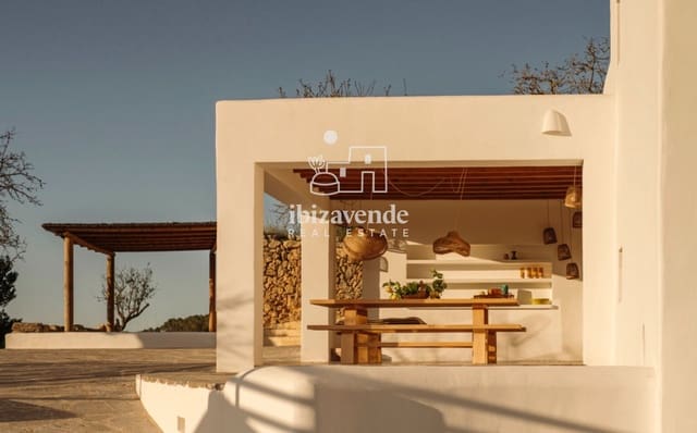 Chalet de 6 habitaciones en Sant Antoni de Portmany en alquiler con piscina - 16.500 € (Ref: 10179373)