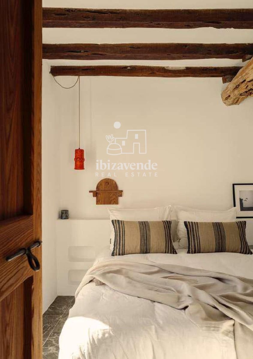 Chalet de 6 habitaciones en Sant Antoni de Portmany en alquiler con piscina - 16.500 € (Ref: 10179373)