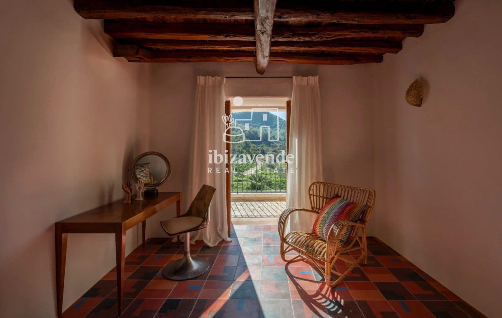 Chalet de 6 habitaciones en Sant Antoni de Portmany en alquiler con piscina - 16.500 € (Ref: 10179373)