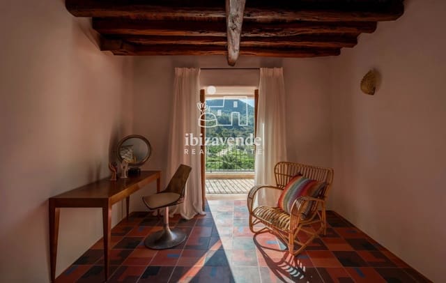Chalet de 6 habitaciones en Sant Antoni de Portmany en alquiler con piscina - 16.500 € (Ref: 10179373)