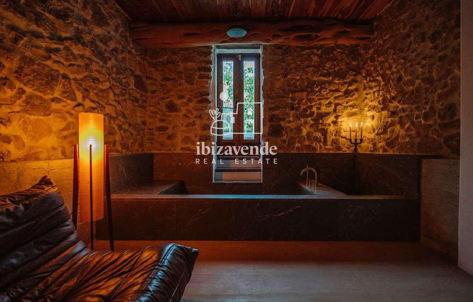 Chalet de 6 habitaciones en Sant Antoni de Portmany en alquiler con piscina - 16.500 € (Ref: 10179373)