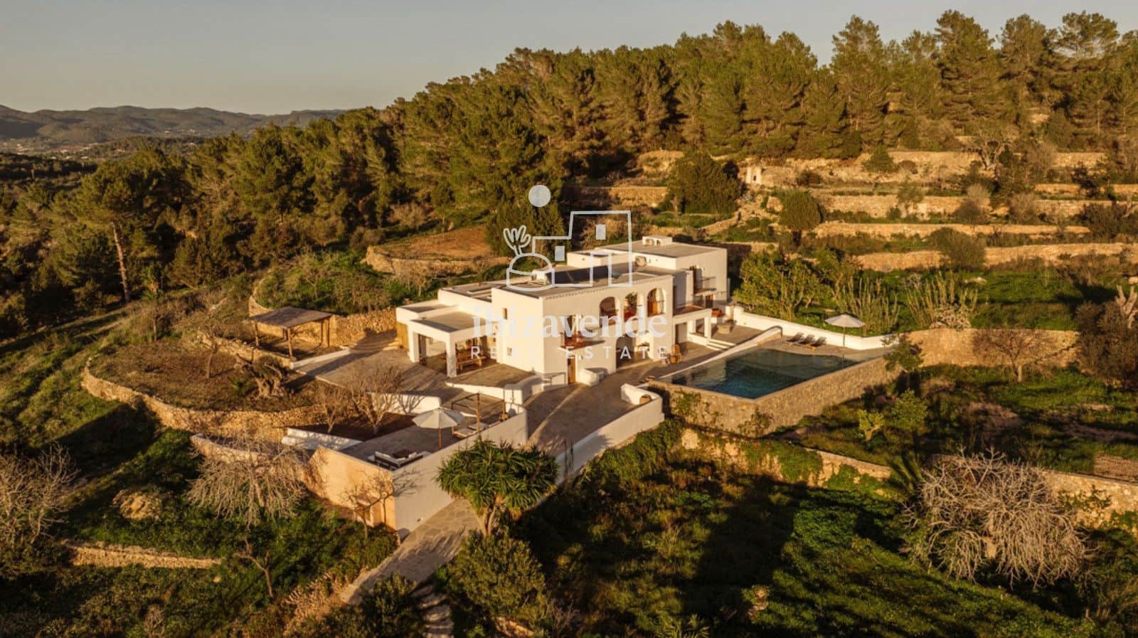 Chalet de 6 habitaciones en Sant Antoni de Portmany en alquiler con piscina - 16.500 € (Ref: 10179373)