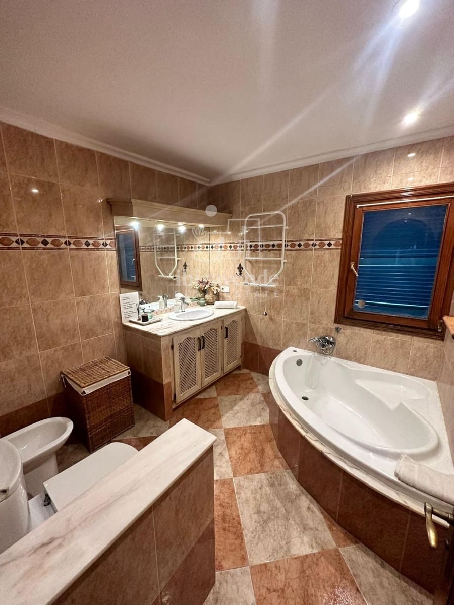 5 soveværelse Villa til leje i Cala d'en Bou med swimmingpool garage - € 6.000 (Ref: 8539591)