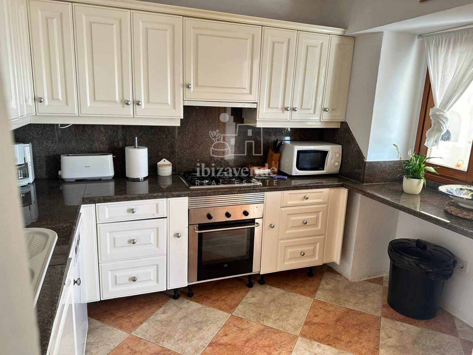 5 soveværelse Villa til leje i Cala d'en Bou med swimmingpool garage - € 6.000 (Ref: 8539591)