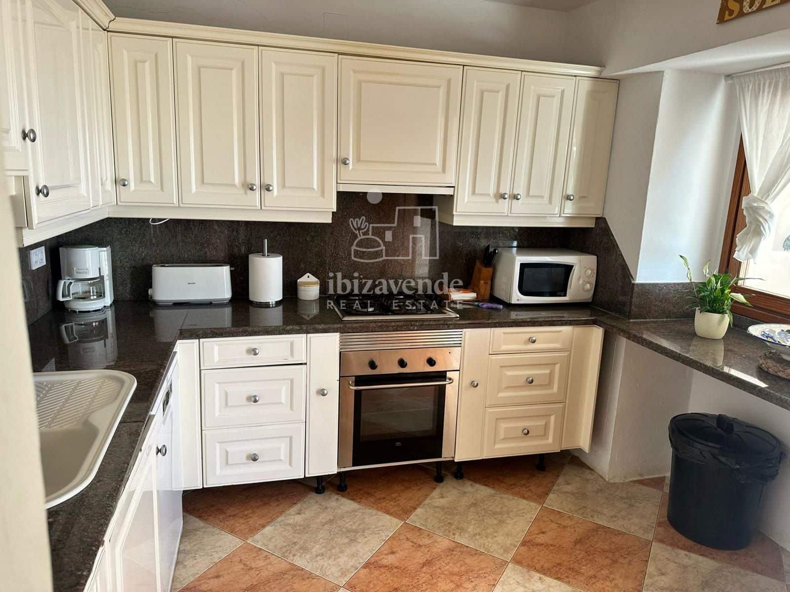 5 soveværelse Villa til leje i Cala d'en Bou med swimmingpool garage - € 6.000 (Ref: 8539591)