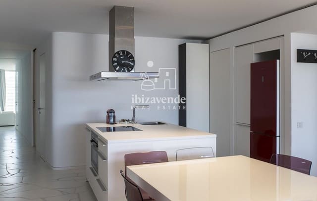 2 soverom Penthouse til salgs i Ibiza by med svømmebasseng garasje - € 1 900 000 (Ref: 8582676)