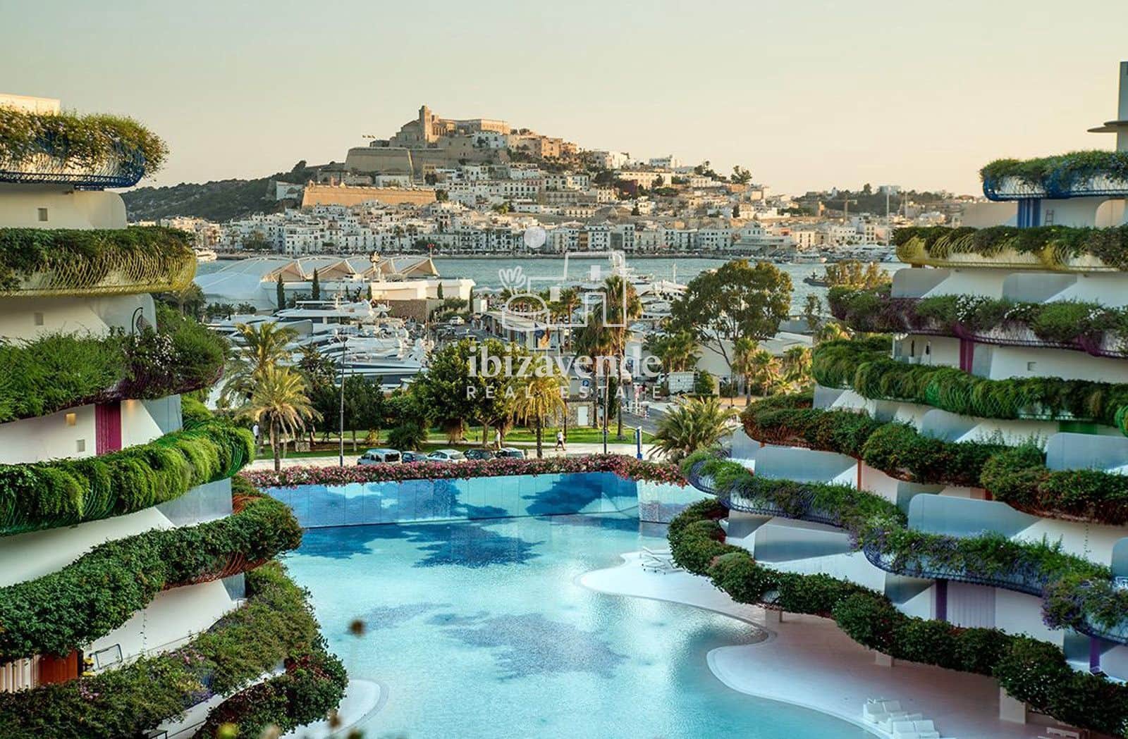 2 slaapkamer Penthouse te koop in Ibiza dorp met zwembad garage - € 1.900.000 (Ref: 8582676)