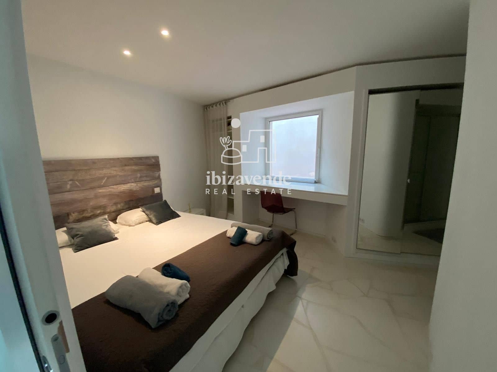 2 slaapkamer Penthouse te koop in Ibiza dorp met zwembad garage - € 1.900.000 (Ref: 8582676)