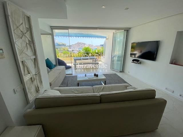 2 soverom Penthouse til salgs i Ibiza by med svømmebasseng garasje - € 1 900 000 (Ref: 8582676)