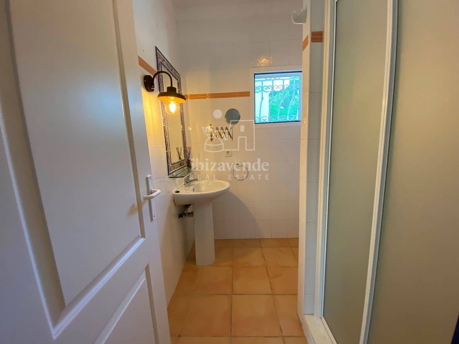 3 soveværelse Villa til leje i Cala Tarida med swimmingpool garage - € 7.273 (Ref: 8591198)