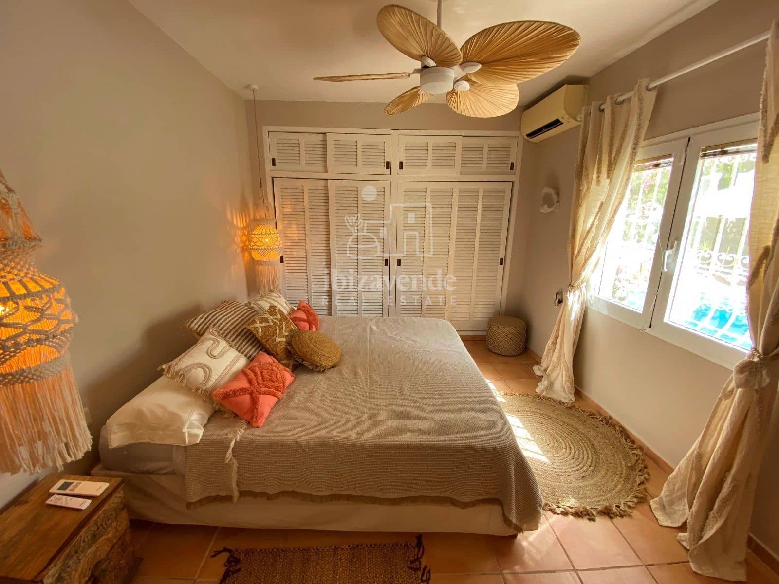 3 soveværelse Villa til leje i Cala Tarida med swimmingpool garage - € 7.273 (Ref: 8591198)