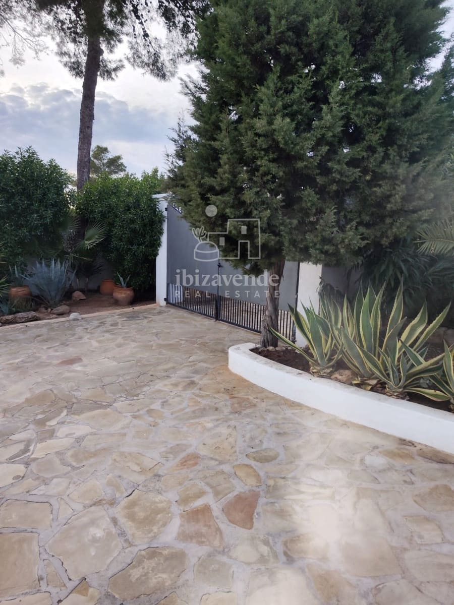 3 soveværelse Villa til leje i Cala Tarida med swimmingpool garage - € 7.273 (Ref: 8591198)