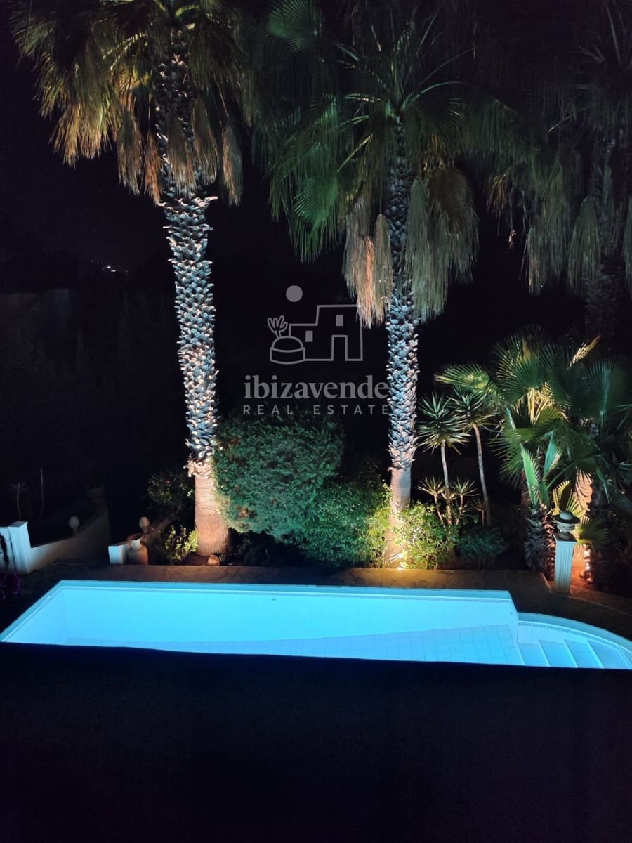 3 soveværelse Villa til leje i Cala Tarida med swimmingpool garage - € 7.273 (Ref: 8591198)