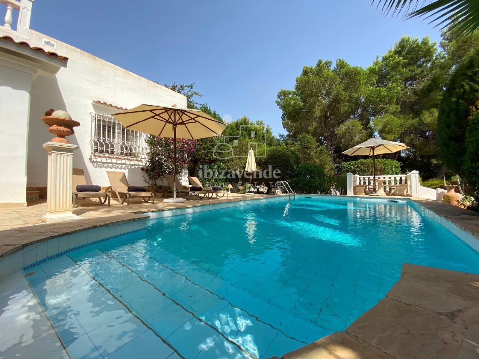 3 soveværelse Villa til leje i Cala Tarida med swimmingpool garage - € 7.273 (Ref: 8591198)