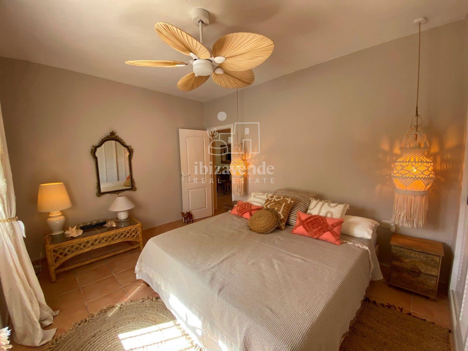 3 soveværelse Villa til leje i Cala Tarida med swimmingpool garage - € 7.273 (Ref: 8591198)