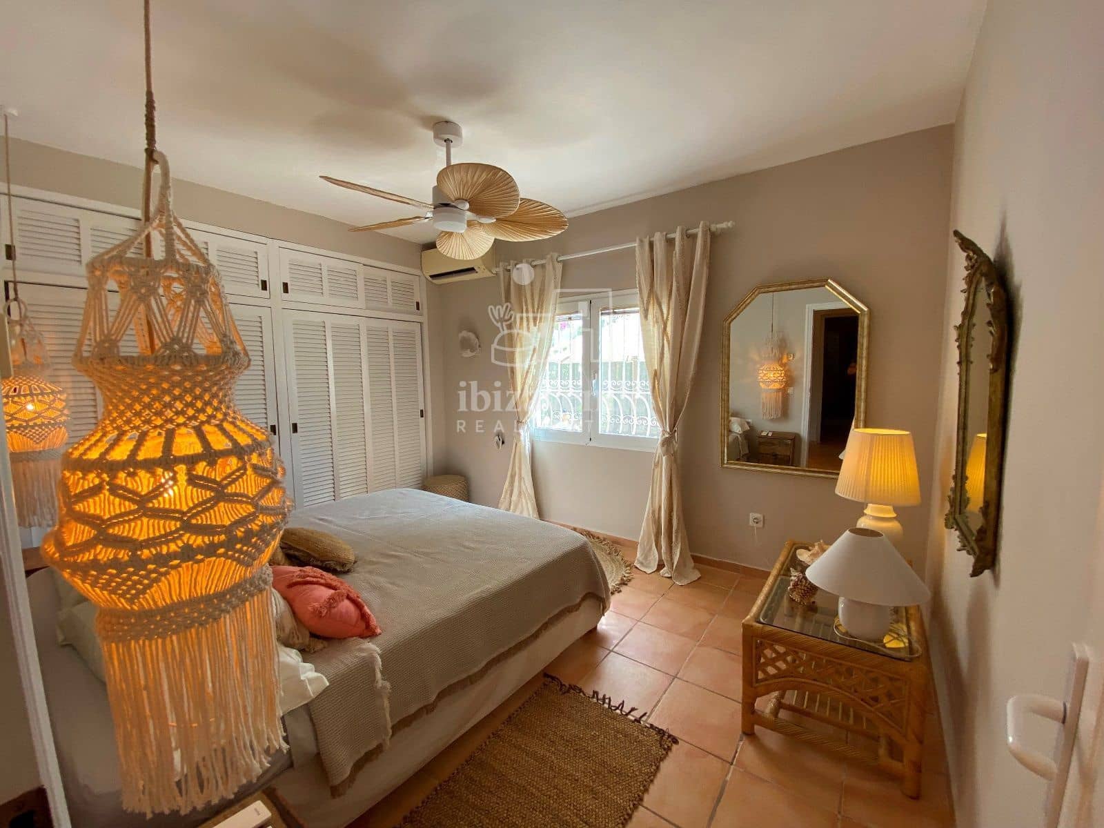 3 soveværelse Villa til leje i Cala Tarida med swimmingpool garage - € 7.273 (Ref: 8591198)