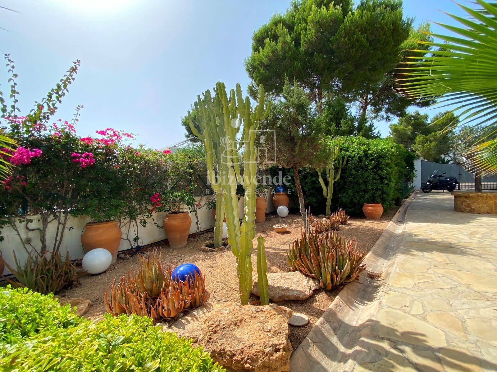 3 soveværelse Villa til leje i Cala Tarida med swimmingpool garage - € 7.273 (Ref: 8591198)