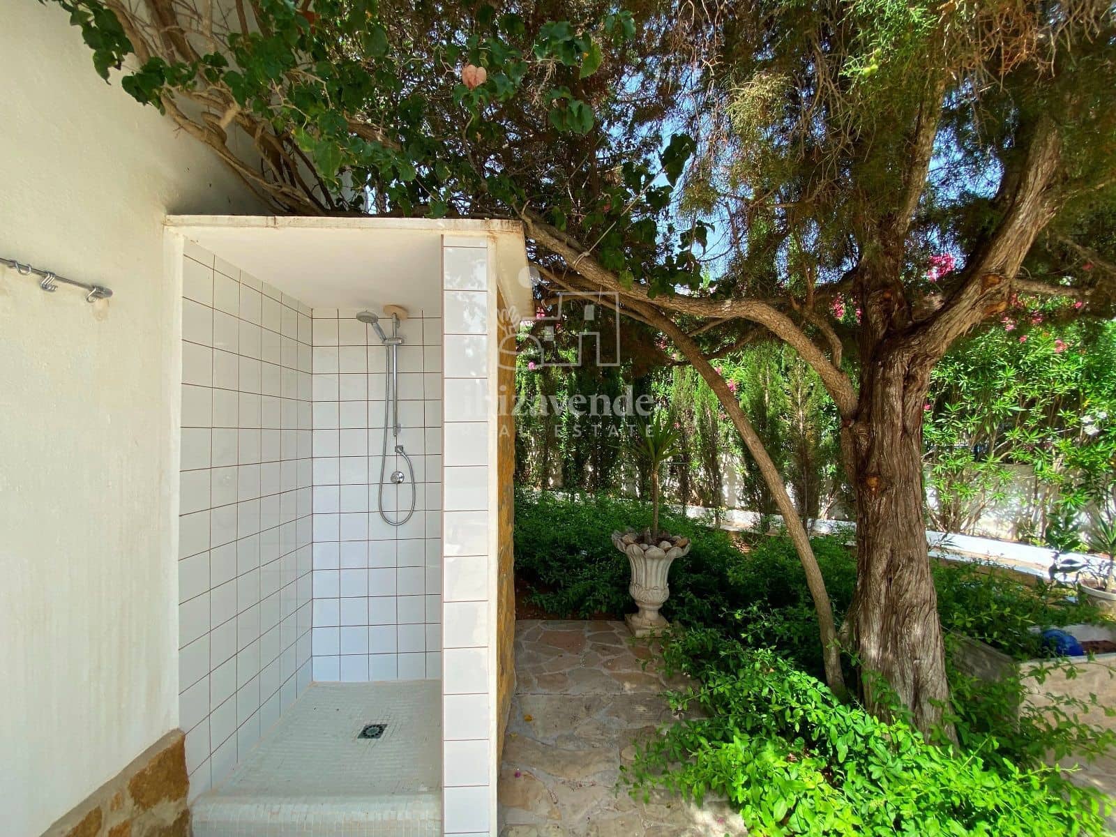 3 soveværelse Villa til leje i Cala Tarida med swimmingpool garage - € 7.273 (Ref: 8591198)