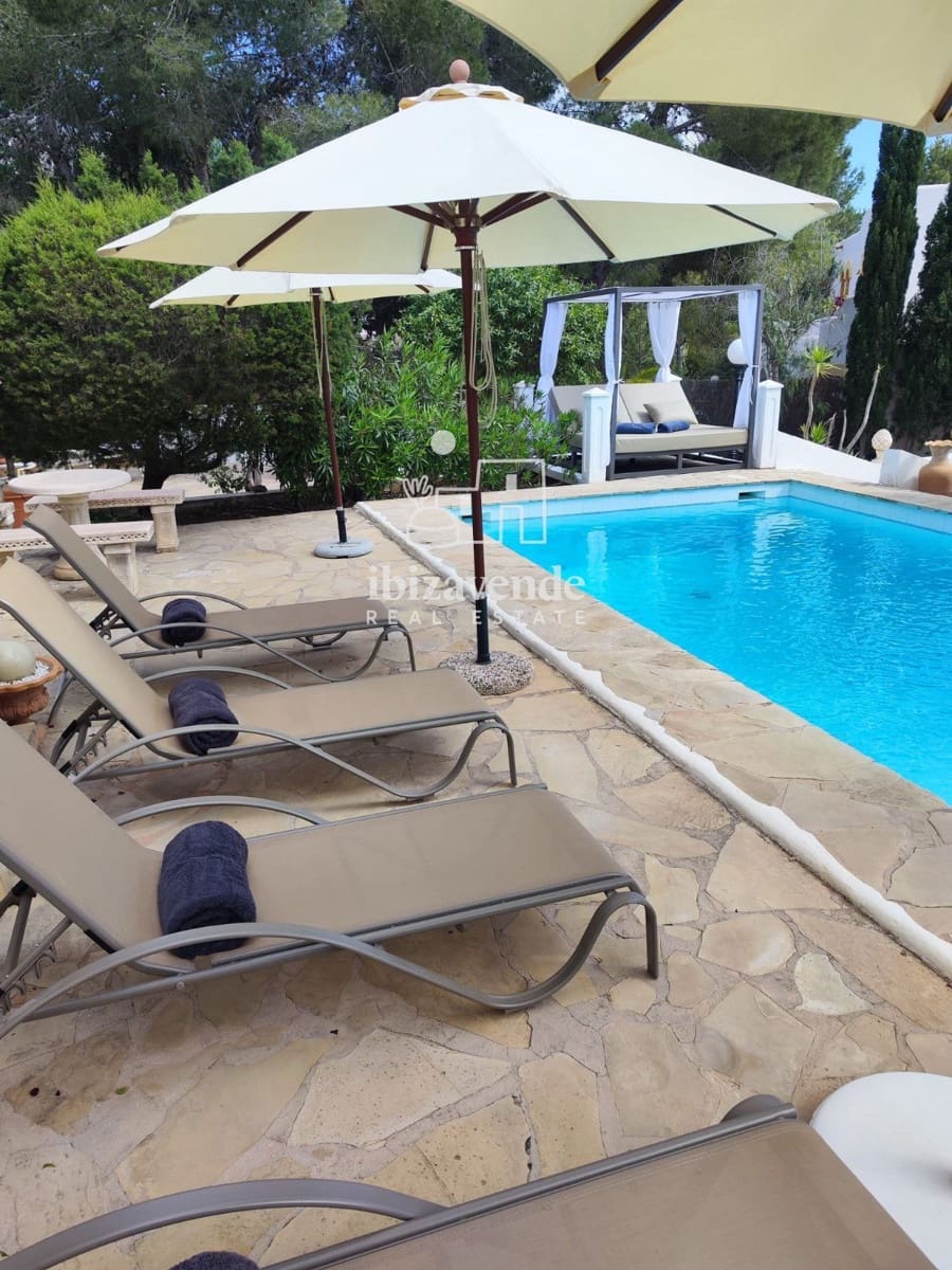 3 bedroom Villa for rent in Cala Tarida with pool garage - € 12,000 (Ref: 8591198)