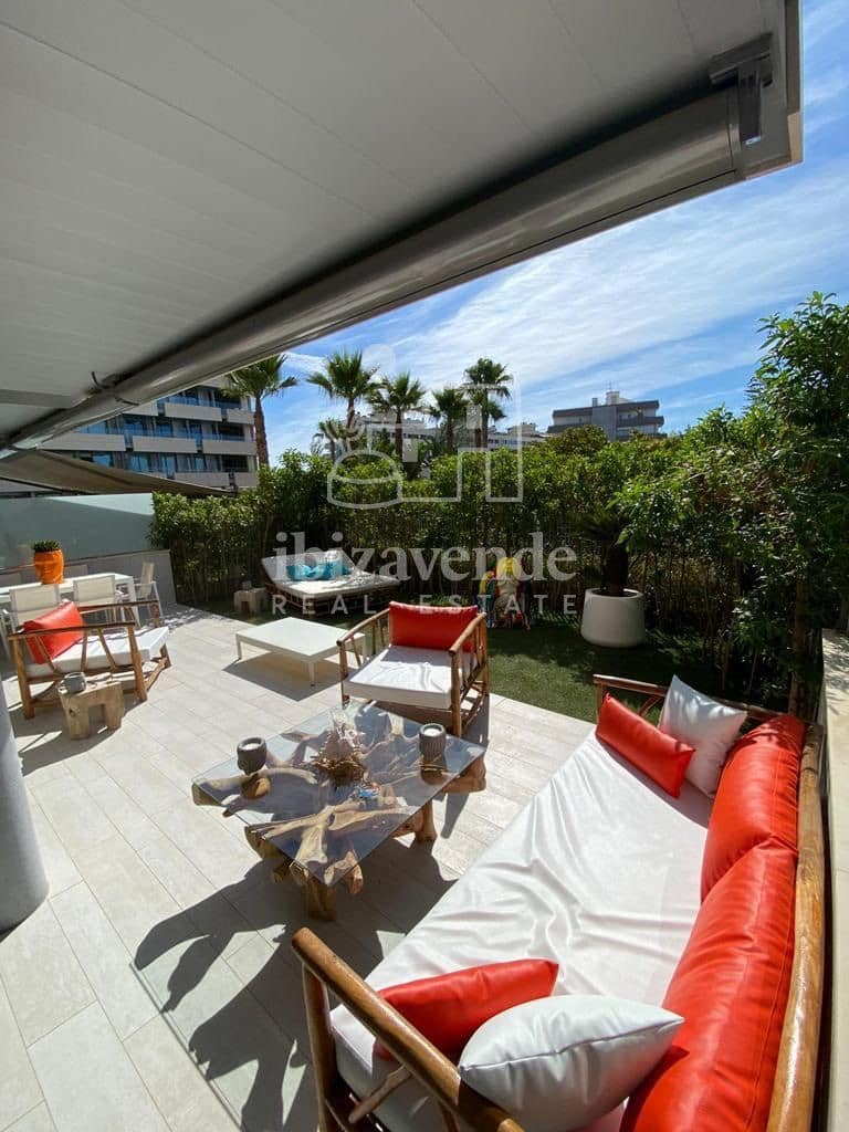 2 bedroom Flat for sale in Ibiza / Eivissa town with pool garage - € 890,000 (Ref: 8617298)