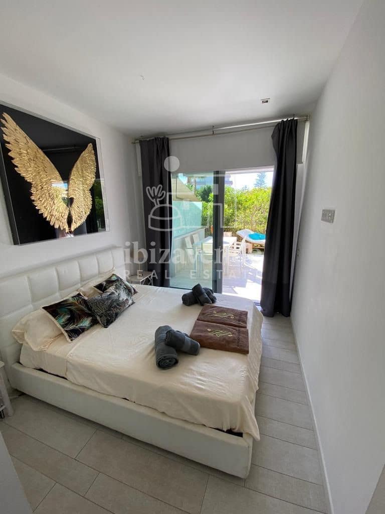 2 bedroom Flat for sale in Ibiza / Eivissa town with pool garage - € 890,000 (Ref: 8617298)