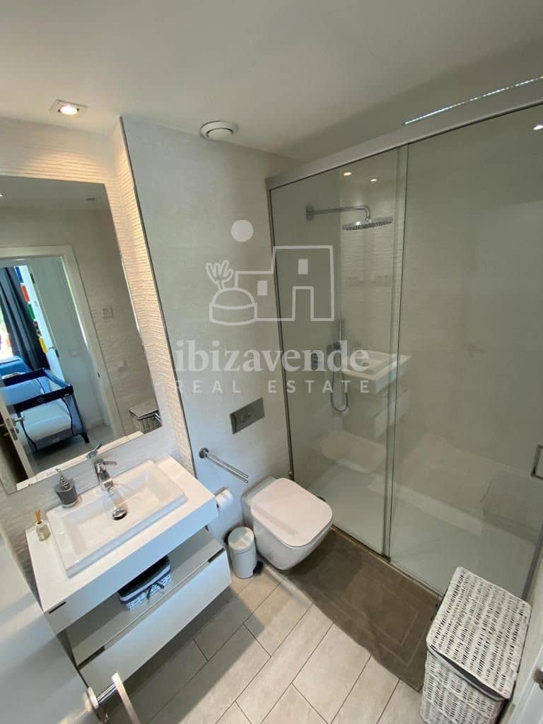 2 bedroom Flat for sale in Ibiza / Eivissa town with pool garage - € 890,000 (Ref: 8617298)