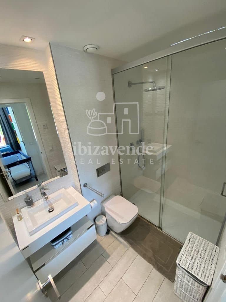 2 bedroom Flat for sale in Ibiza / Eivissa town with pool garage - € 890,000 (Ref: 8617298)