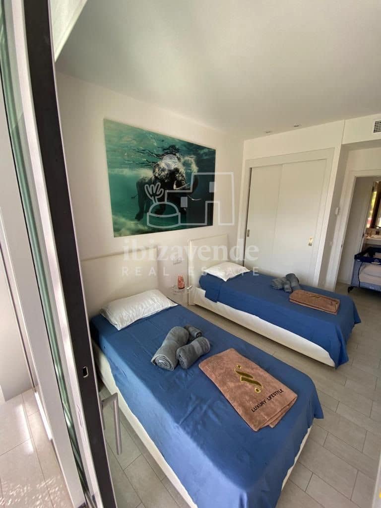 2 bedroom Flat for sale in Ibiza / Eivissa town with pool garage - € 890,000 (Ref: 8617298)