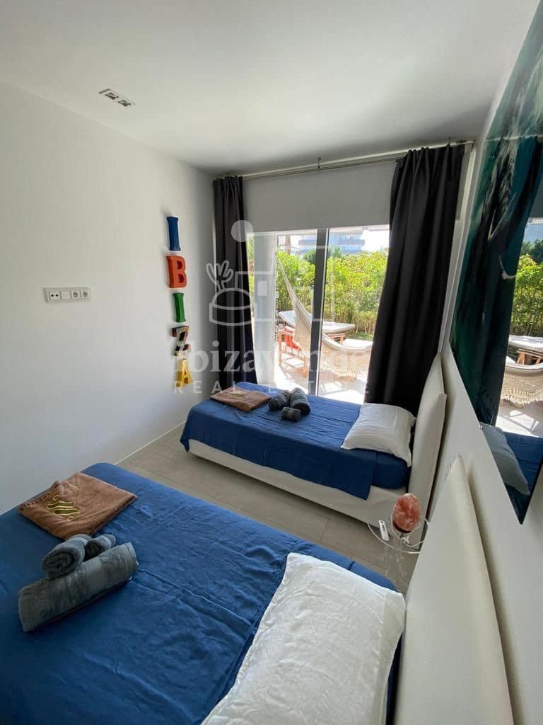 2 bedroom Flat for sale in Ibiza / Eivissa town with pool garage - € 890,000 (Ref: 8617298)