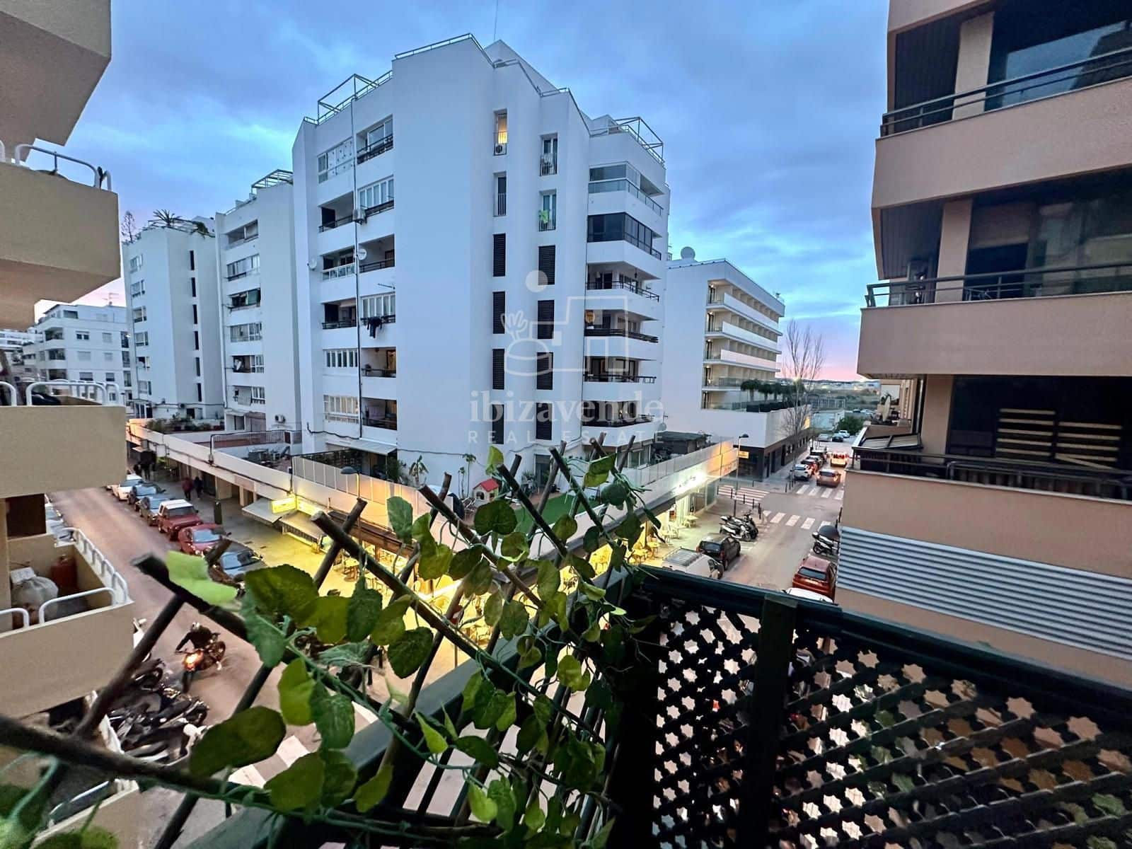 3 bedroom Flat for sale in Ibiza / Eivissa town - € 690,000 (Ref: 8643595)