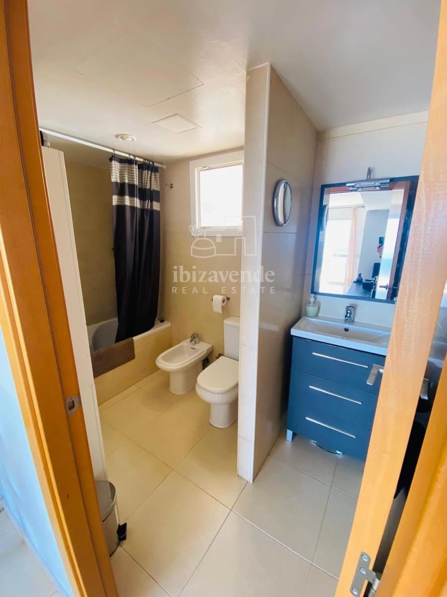 2 quarto Apartamento para venda em Cala d'en Bou com piscina - 589 000 € (Ref: 8672965)