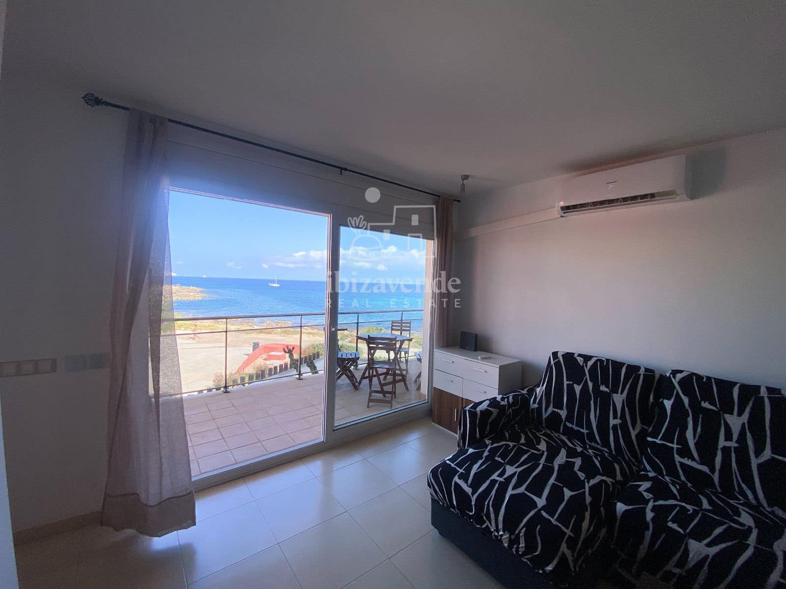 2 quarto Apartamento para venda em Cala d'en Bou com piscina - 589 000 € (Ref: 8672965)