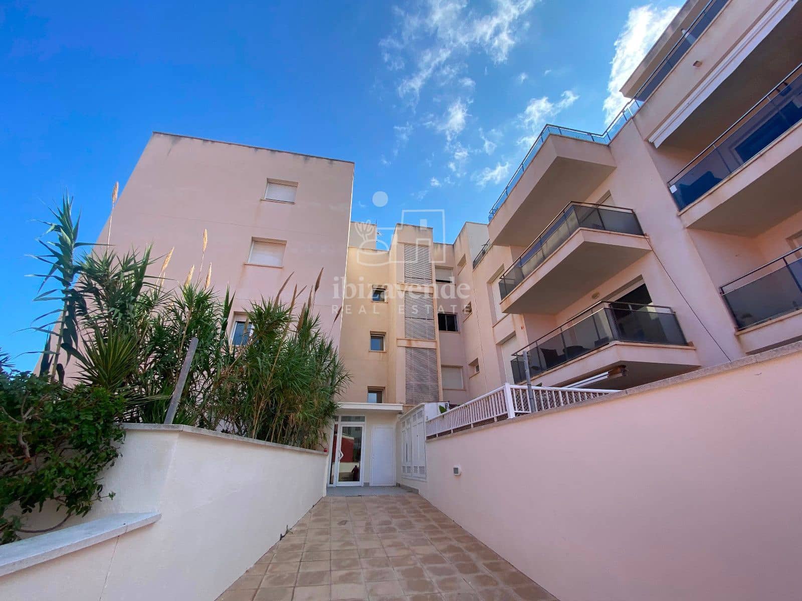 2 quarto Apartamento para venda em Cala d'en Bou com piscina - 589 000 € (Ref: 8672965)