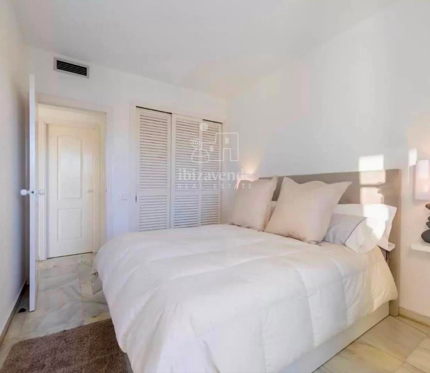 2 makuuhuone Asunto vuokrattavana paikassa Ibiza kaupunki mukana uima-altaan - 5 000 € (Ref: 8682436)