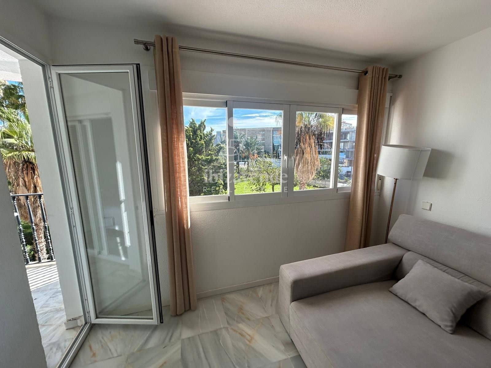 2 makuuhuone Asunto vuokrattavana paikassa Ibiza kaupunki mukana uima-altaan - 5 000 € (Ref: 8682436)