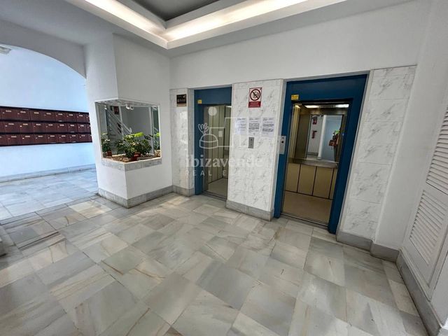 2 makuuhuone Asunto vuokrattavana paikassa Ibiza kaupunki mukana uima-altaan - 5 000 € (Ref: 8682436)