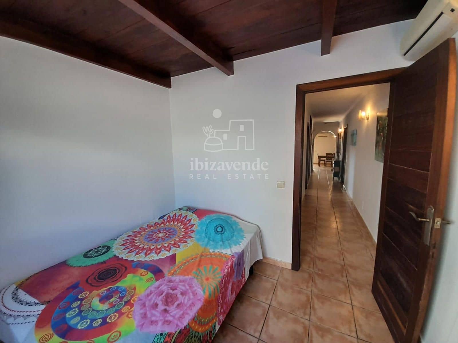 3 soverom Villa til salgs i Cala Llonga med svømmebasseng garasje - € 1 400 000 (Ref: 8692991)