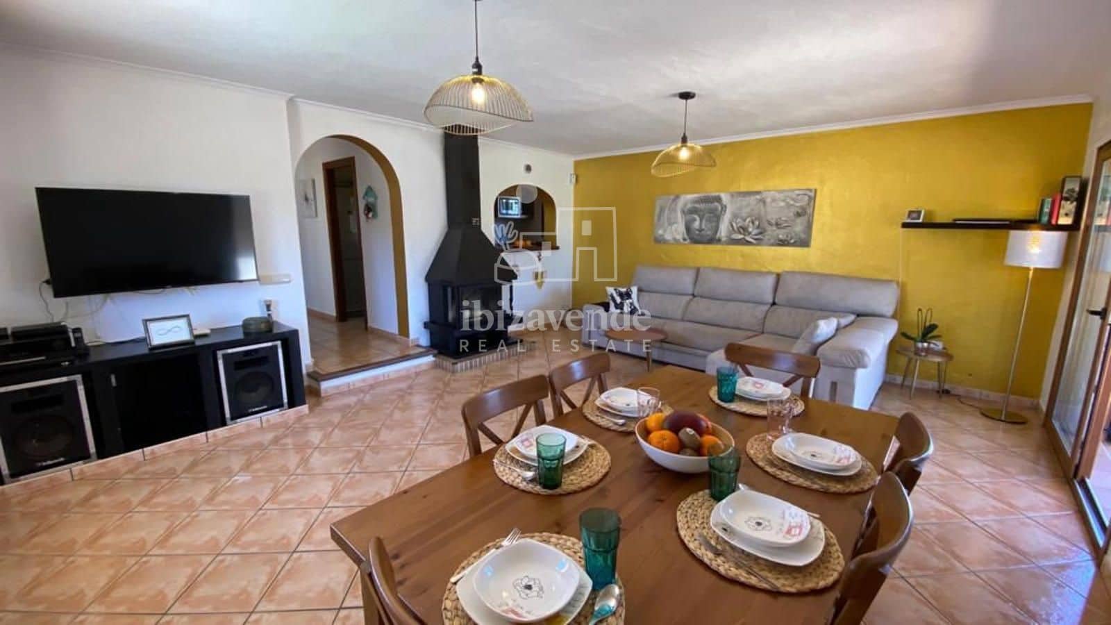 3 soverom Villa til salgs i Cala Llonga med svømmebasseng garasje - € 1 400 000 (Ref: 8692991)