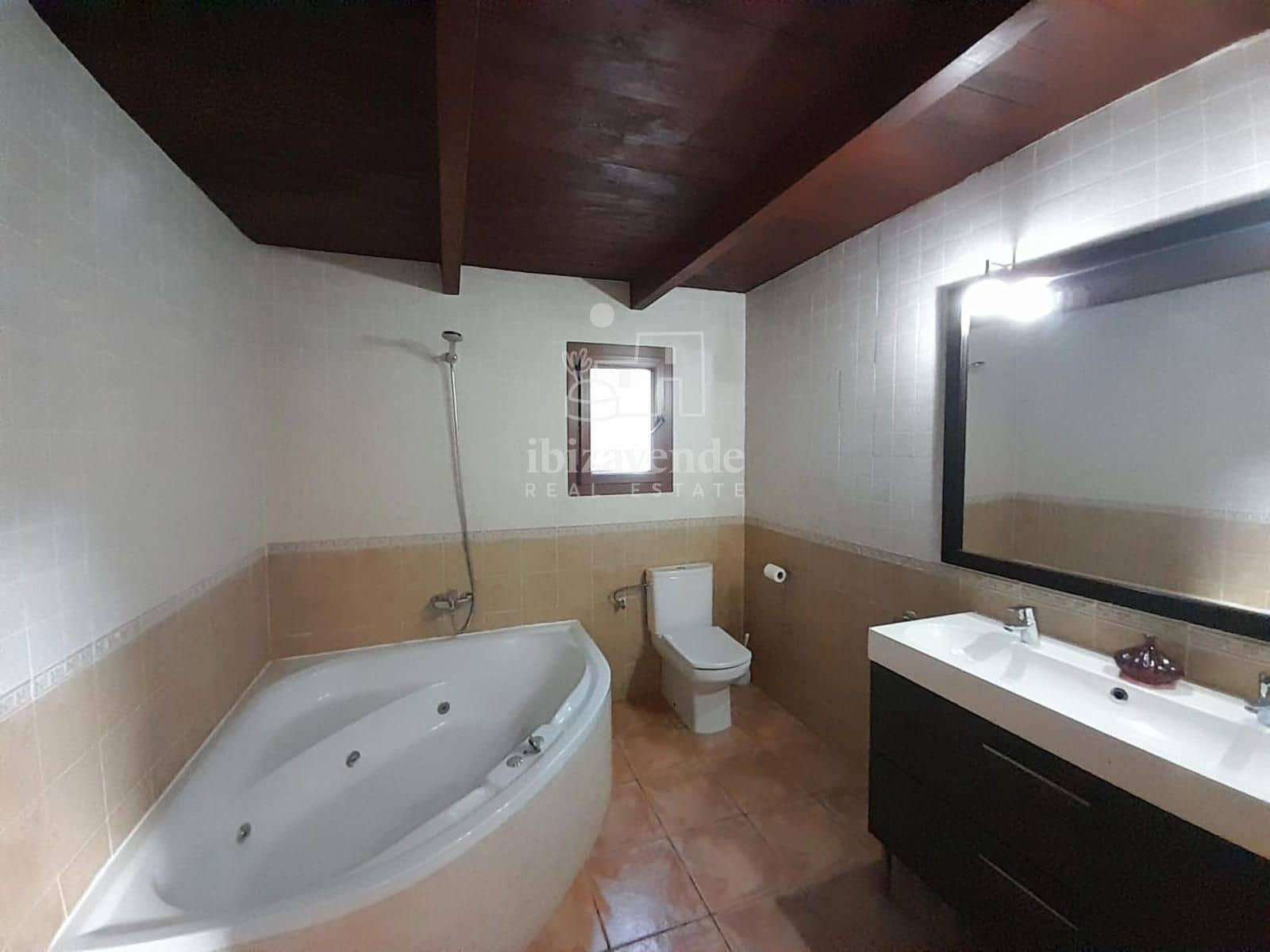 3 soverom Villa til salgs i Cala Llonga med svømmebasseng garasje - € 1 400 000 (Ref: 8692991)