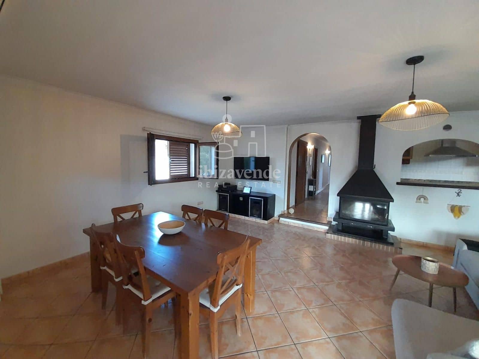 3 soverom Villa til salgs i Cala Llonga med svømmebasseng garasje - € 1 400 000 (Ref: 8692991)