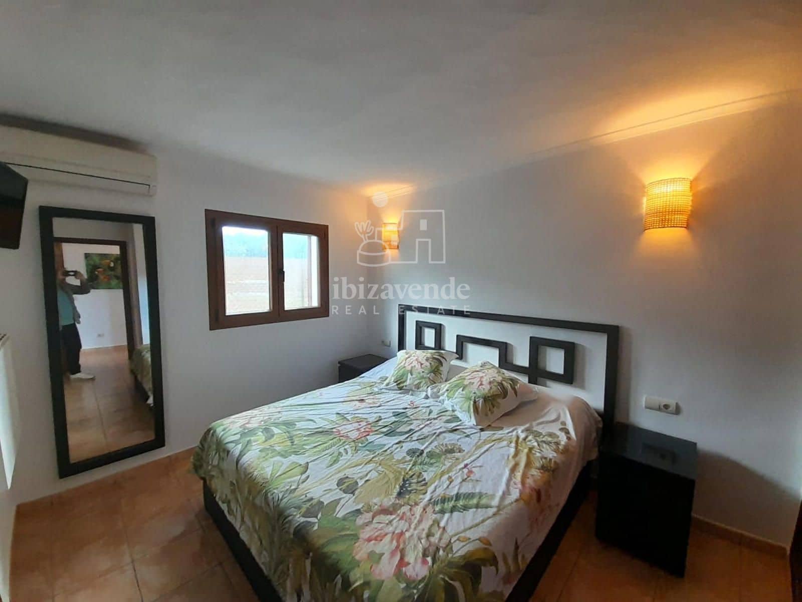 3 soverom Villa til salgs i Cala Llonga med svømmebasseng garasje - € 1 400 000 (Ref: 8692991)