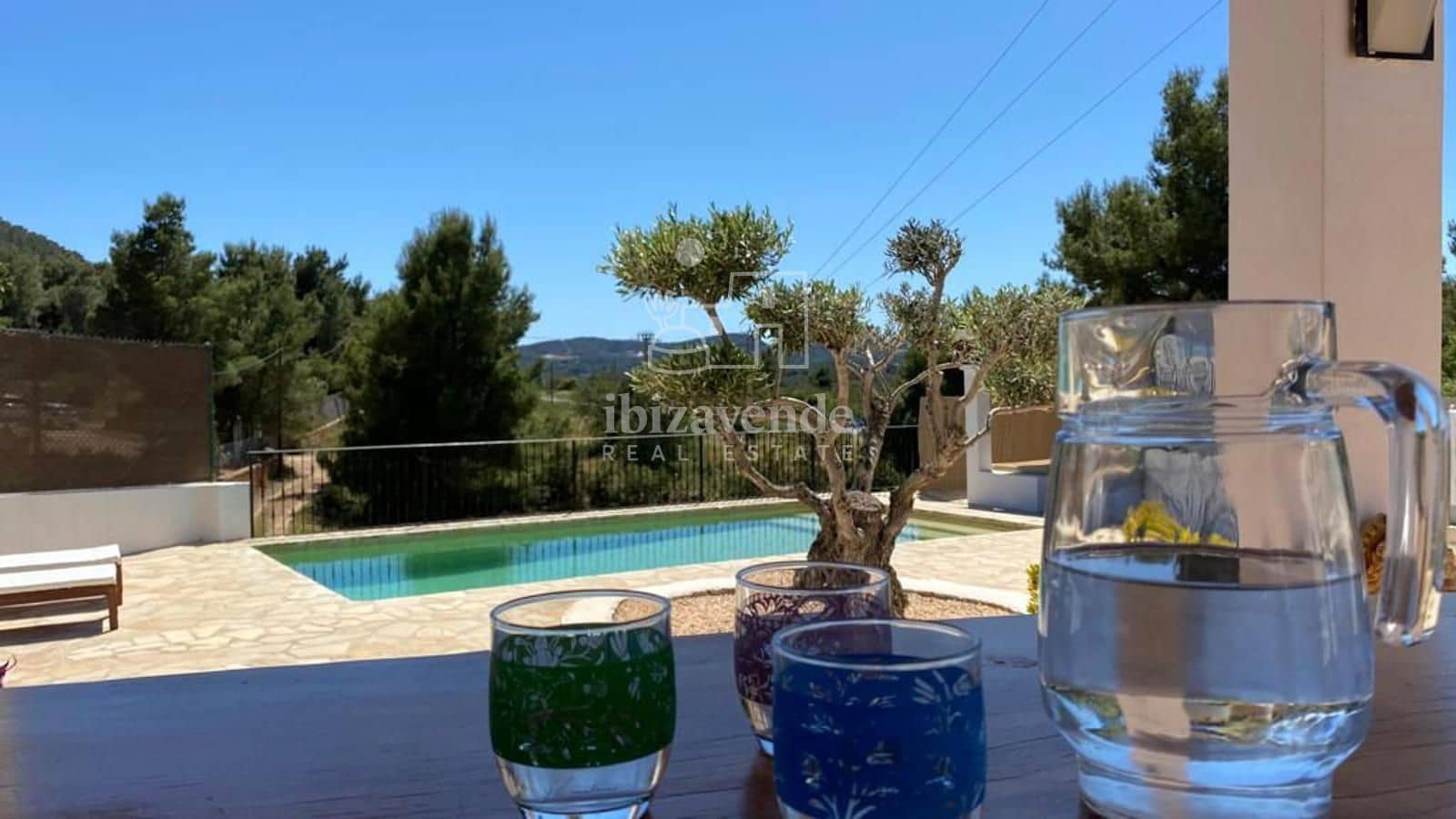 3 soverom Villa til salgs i Cala Llonga med svømmebasseng garasje - € 1 400 000 (Ref: 8692991)