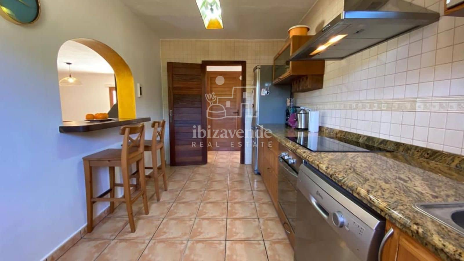 3 soverom Villa til salgs i Cala Llonga med svømmebasseng garasje - € 1 400 000 (Ref: 8692991)