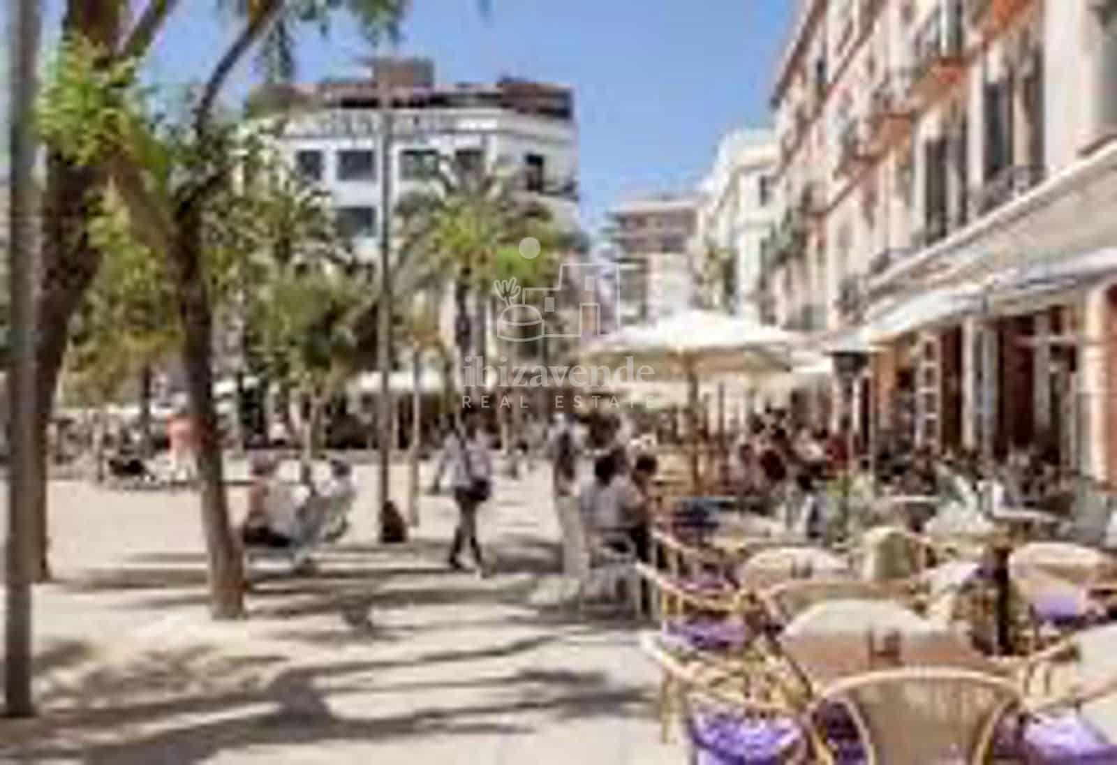 Commercieel te huur in Ibiza dorp - € 1.860 (Ref: 8704159)