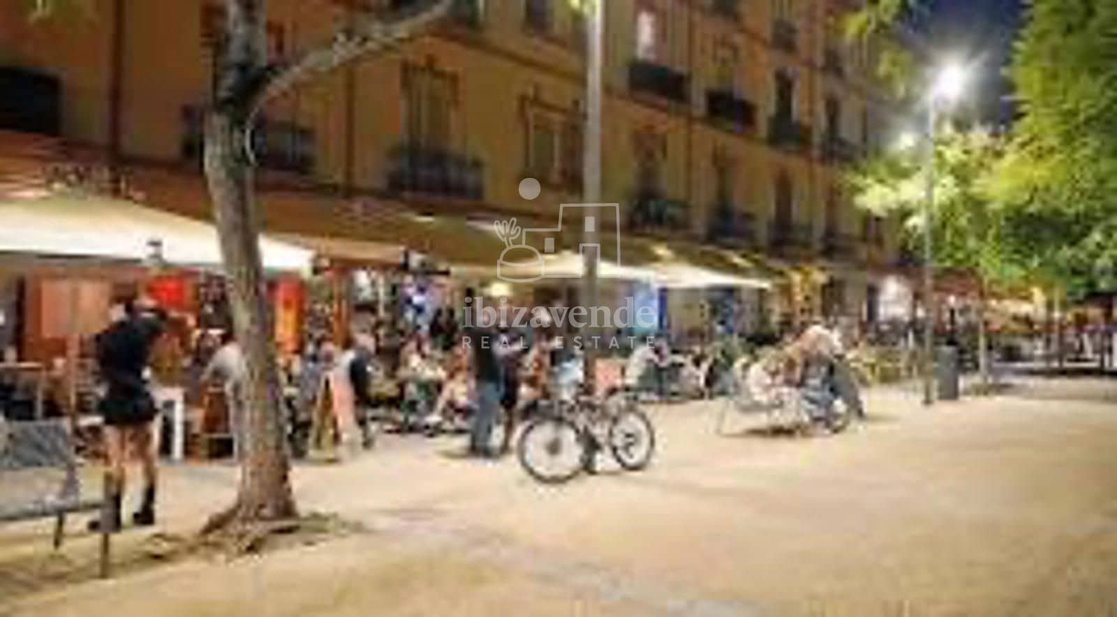 Commercieel te huur in Ibiza dorp - € 1.860 (Ref: 8704159)