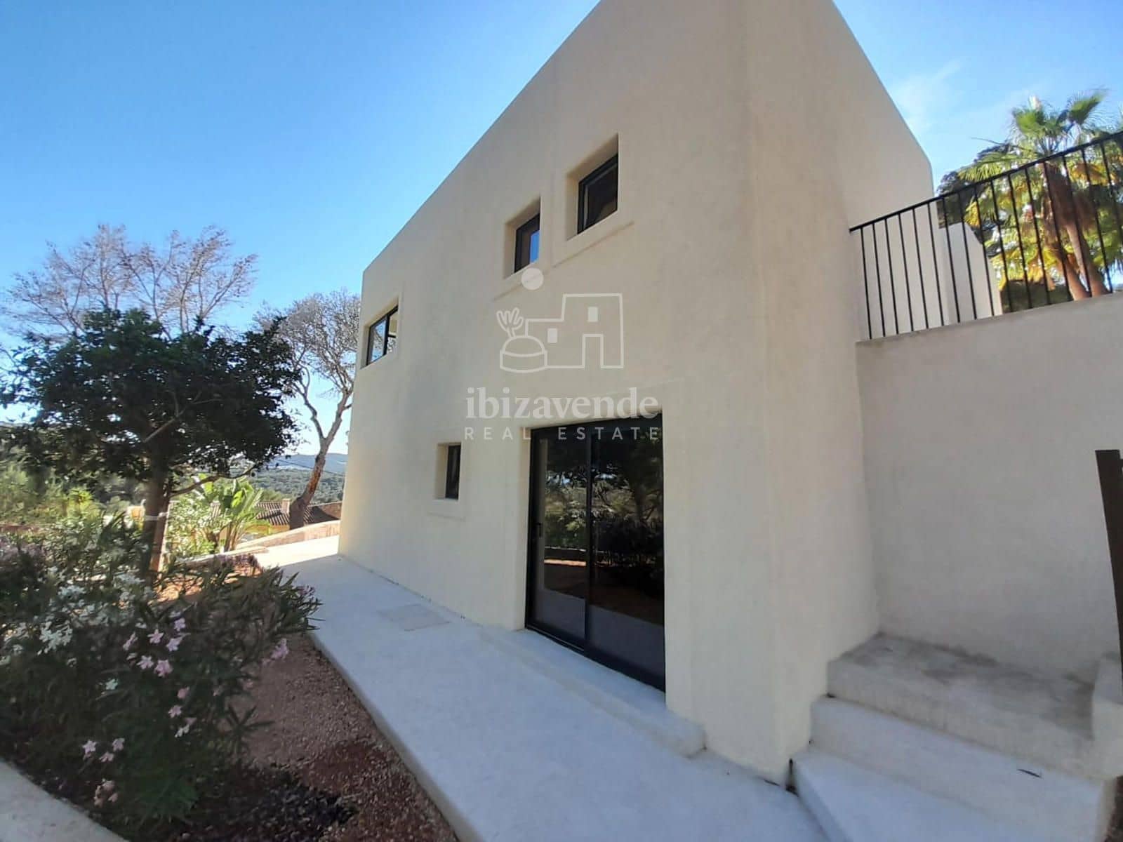 3 quarto Moradia para venda em Cala Llonga com piscina garagem - 2 950 000 € (Ref: 8709828)